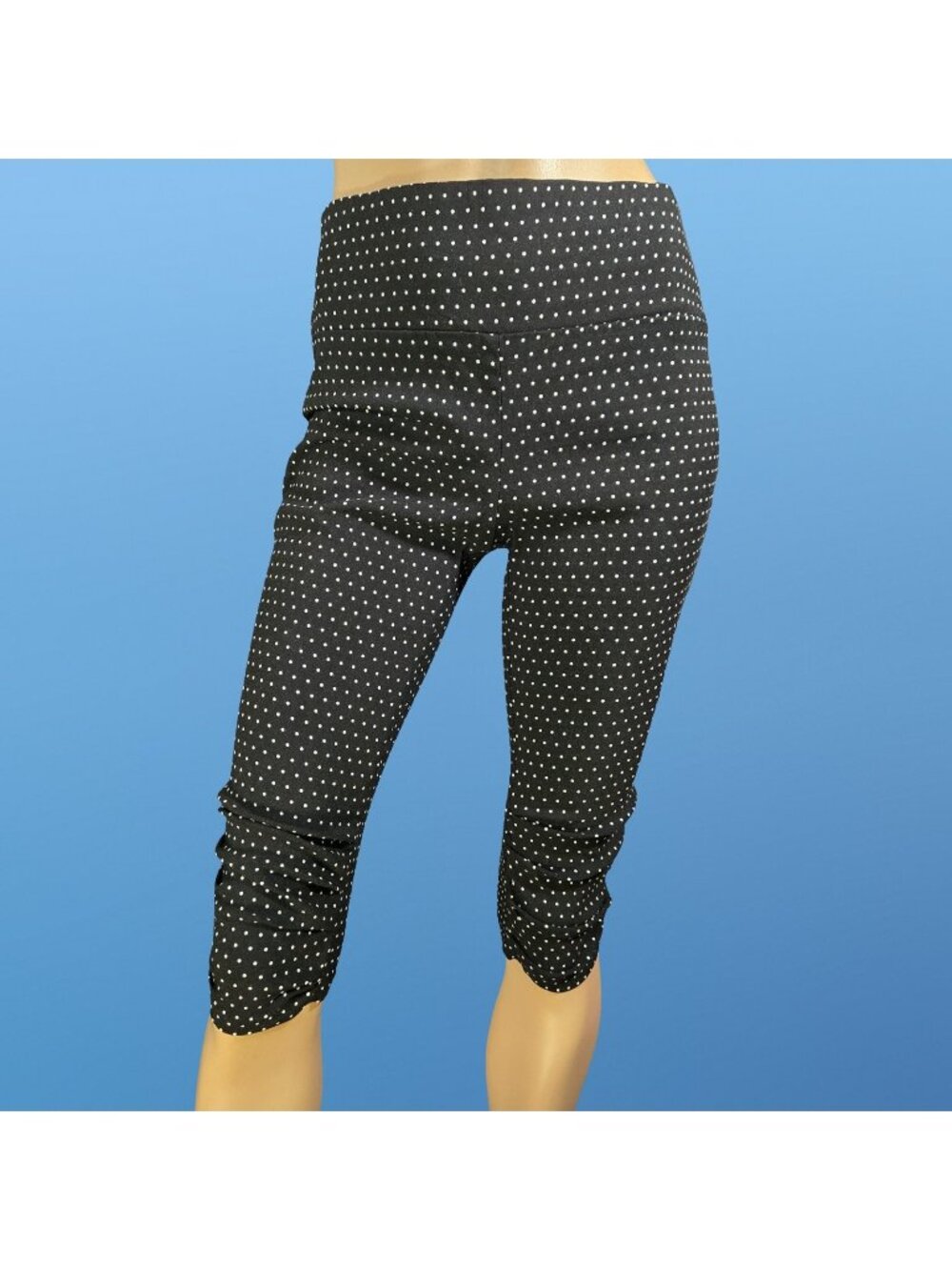 Y2K Black Polka Dot Capri Pants Size M Fitted Stretchy Skinny Pull On 2000s